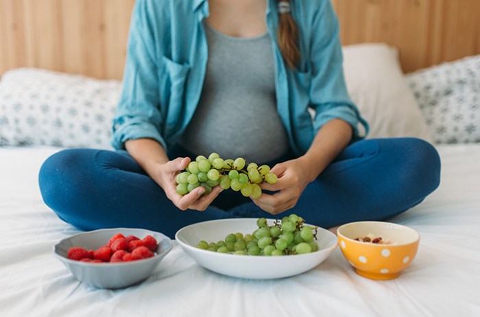 5 makanan yang perlu dihindari ibu hamil