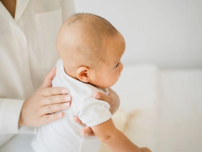 5 cara menghilangkan cegukan pada bayi yang paling ampuh