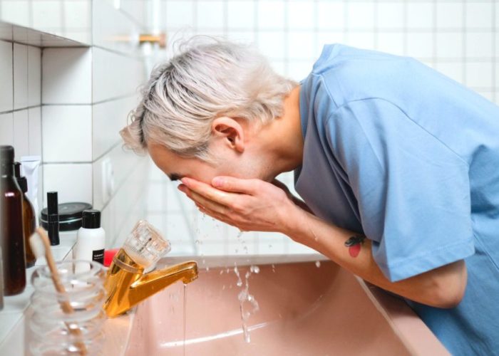 5 mitos seputar cuci muka yang perlu diketahui