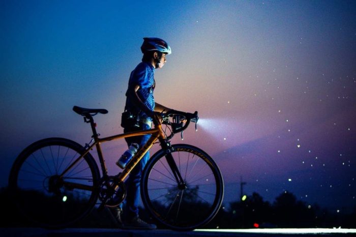 Night cycling lights wearing visibility importance day 5 mitos bersepeda pada malam hari yang tak banyak diketahui