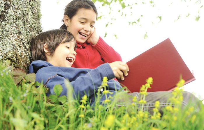 5 cara meningkatkan minat anak baca buku