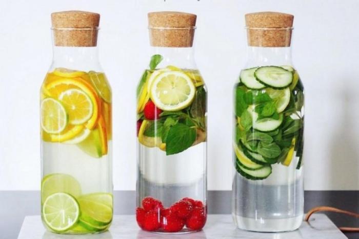 5 manfaat infused water bagi kesehatan tubuh