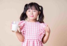 5 makanan sehat untuk bantu pertumbuhan gigi anak