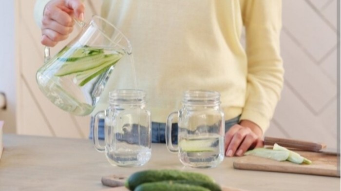 5 manfaat infused water bagi tubuh